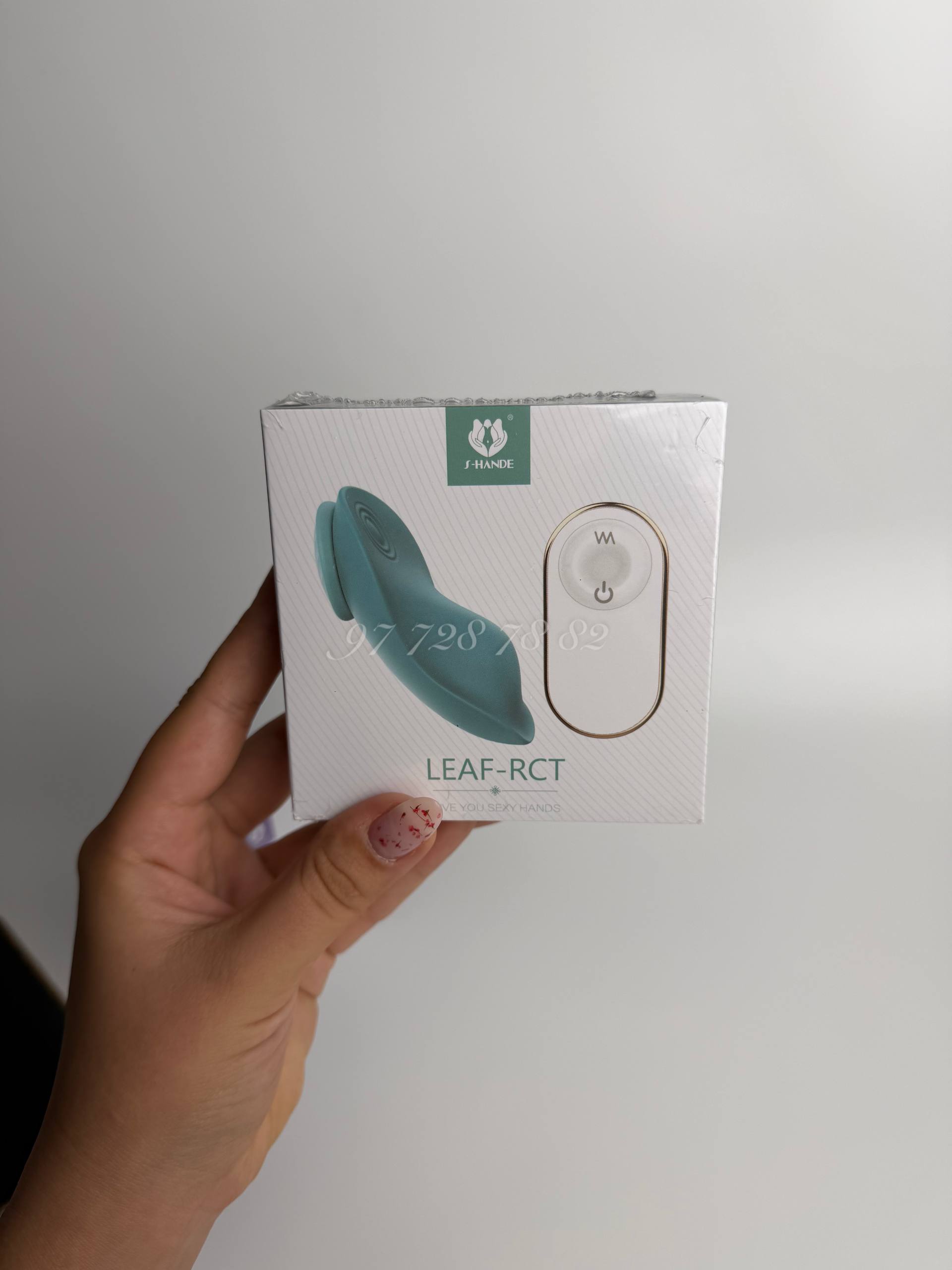 ВИБРАТОР В ТРУСИКИ на магните от бренда  S-HANDE LEAF-RCT